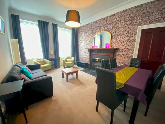 3 Bedroom Flat To Rent In Barony Street, New Town, Edinburgh, EH3