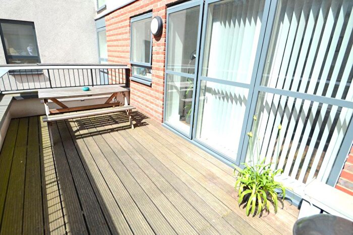 1 Bedroom Flat To Rent In Market Road, London, N7