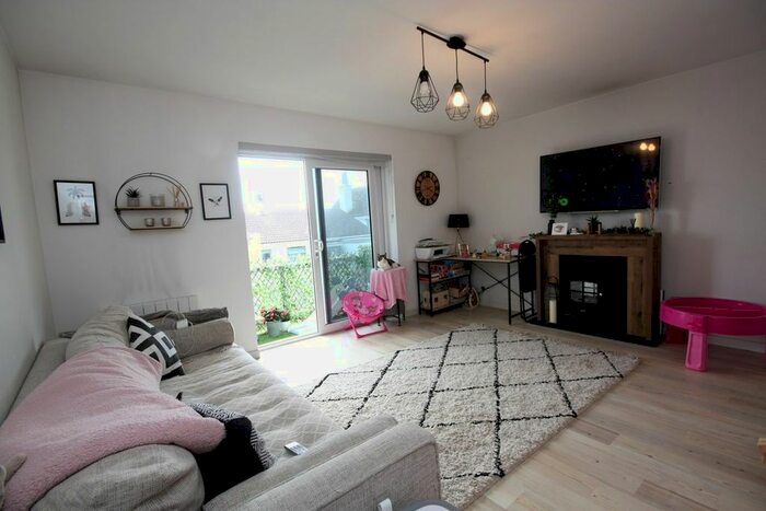 1 Bedroom Flat To Rent In Leckhampton Place, London, SW2