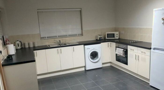 2 Bedroom House To Rent In Beech Grove, Bentley, Doncaster, DN5