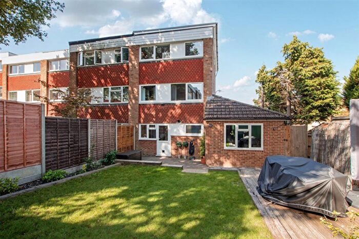 5 Bedroom Town House For Sale In Beblets Close, Orpington, BR6