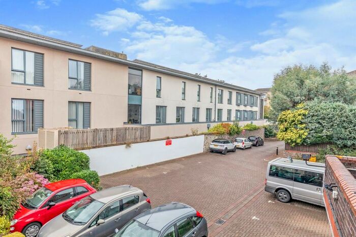 1 Bedroom Apartment For Sale In The Fosseway, Bristol, BS8