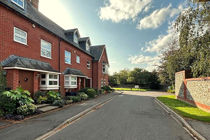 3 Bedroom Terraced House To Rent In Tannery Close, Chichester, PO19