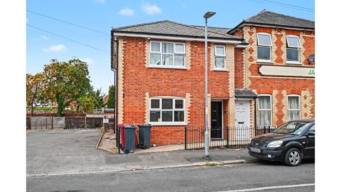 1 Bedroom Flat For Sale In A Elm Park Road, Reading, Berkshire, RG30