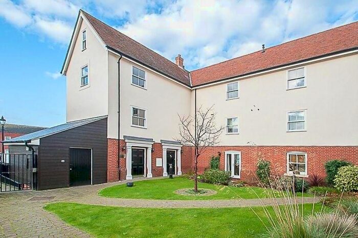 2 Bedroom Flat To Rent In William Hunter Way, Brentwood, CM14