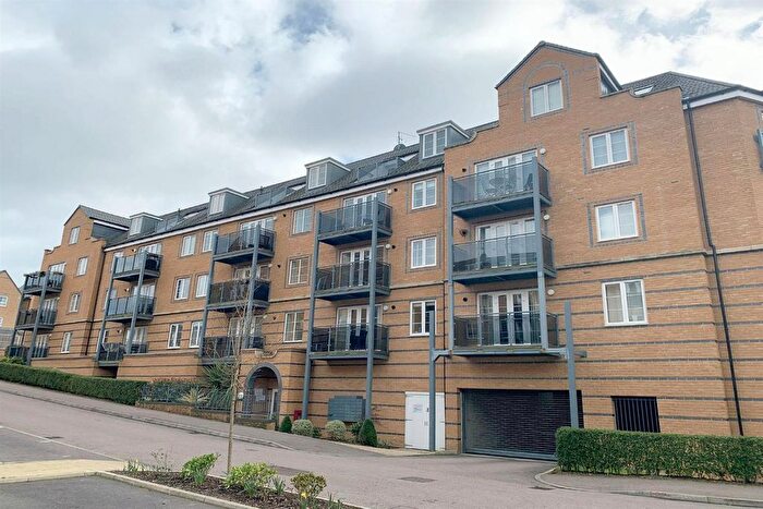 2 Bedroom Flat To Rent In Constables Way, Hertford, SG13