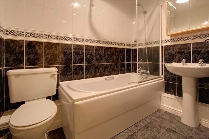 2 Bedroom Apartment To Rent In Barclay Grange, Wain Avenue, Riverside, Chesterfield, S41