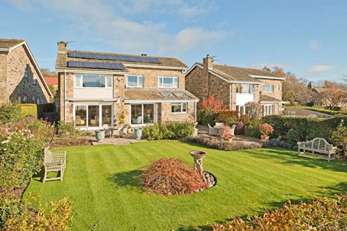 4 Bedroom Detached House For Sale In East Beck Court, Askwith, LS21