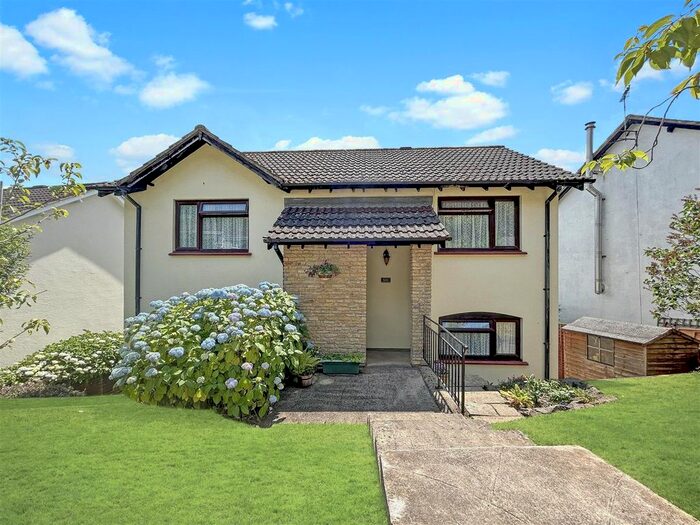 4 Bedroom Detached House For Sale In The Churchills, Newton Abbot, TQ12