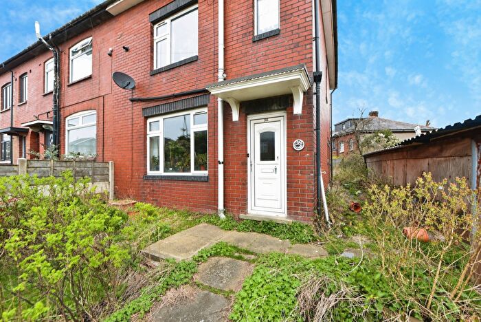 3 Bedroom End Of Terrace House For Sale In Moor Street, Shaw, Oldham, OL2