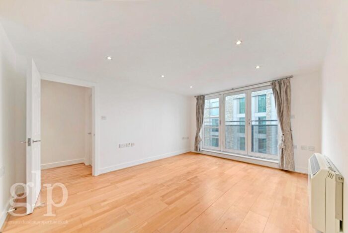 1 Bedroom Apartment To Rent In Brockway House, Holloway Road, N7