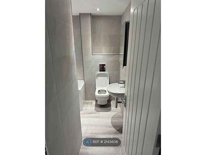 2 Bedroom Flat To Rent In Duffield Close, Harrow, HA1