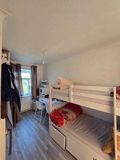 6 Bedroom Semi-Detached House For Sale In Haycroft Gardens, London, NW10