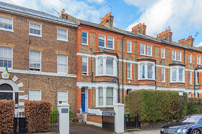 2 Bedroom Flat For Sale In Rectory Grove, Clapham Town, SW4