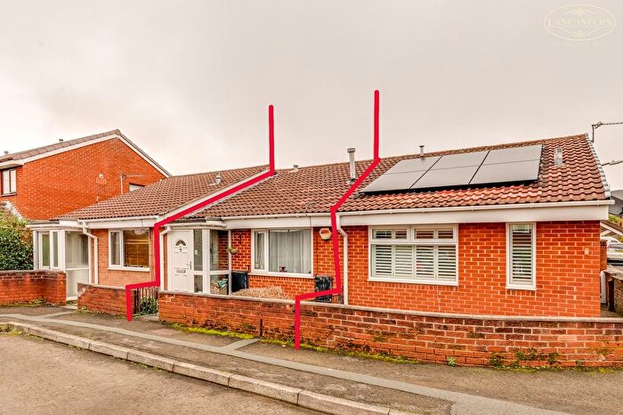 1 Bedroom Bungalow For Sale In Yarrow Grove, Horwich, Bolton, BL6