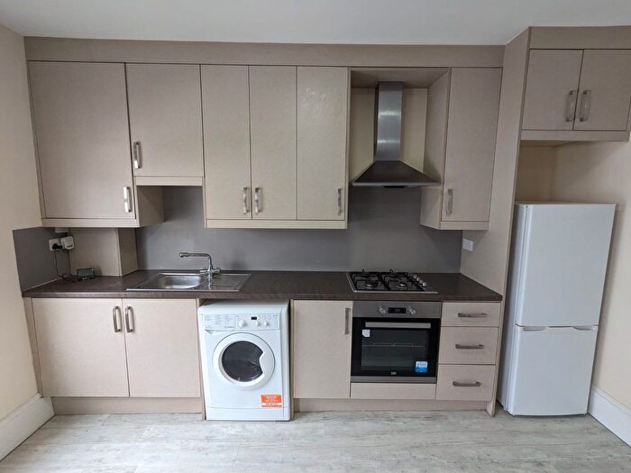 1 Bedroom Flat To Rent In Station Road, Willesden Junction, NW10