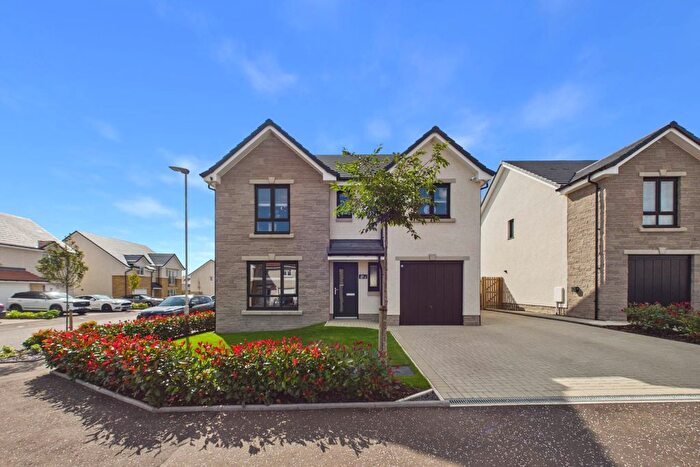 4 Bedroom Detached House For Sale In Cumming Lane, Newmains, Wishaw, ML2