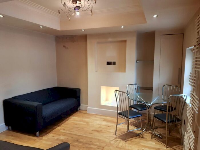 1 Bedroom Flat To Rent In Upper Tooting Road, London, SW17