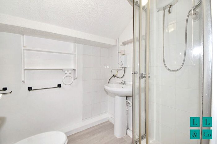 2 Bedroom Bungalow To Rent In Church Road, Mabe Burnthouse, TR10