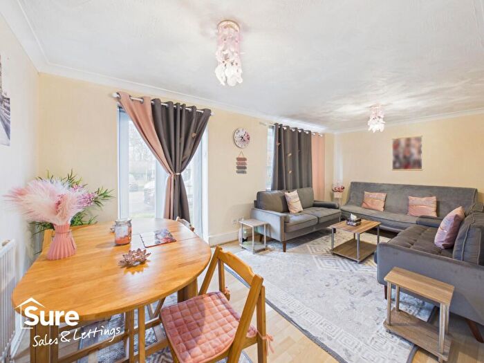 1 Bedroom Apartment To Rent In Bathurst Road, Hemel Hempstead, Hertfordshire, HP2