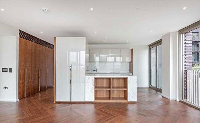 2 Bedroom Apartment For Sale In New Union Square, London, SW11