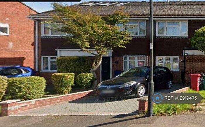3 Bedroom Terraced House To Rent In Severn Crescent, Slough, SL3
