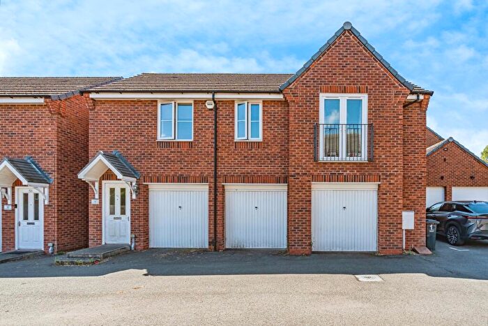 2 Bedroom Maisonette For Sale In Brett Young Close, Halesowen, West Midlands, B63