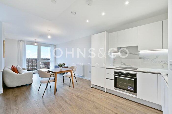 Studio To Rent In Hayes Village, Hayes, London, UB3