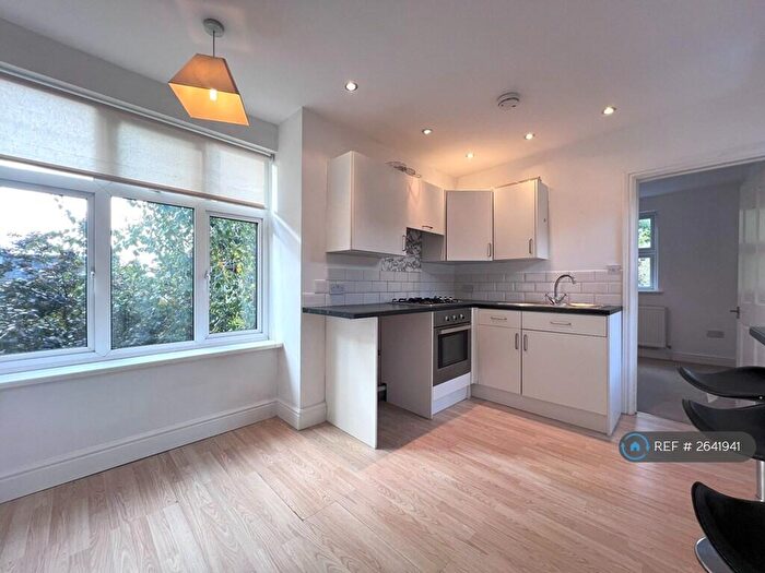 2 Bedroom Flat To Rent In Grange Road, Bishop's Stortford, CM23