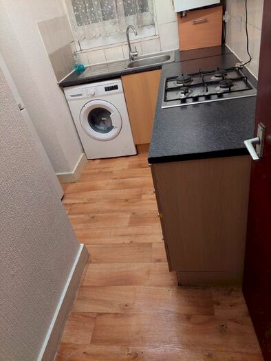 2 Bedroom Flat To Rent In Russell Gardens, Ilford, IG2