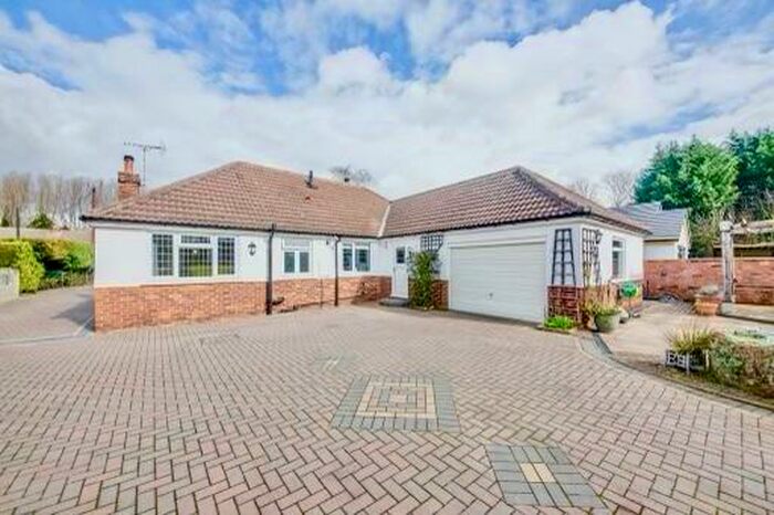 3 Bedroom Detached Bungalow For Sale In Retford Road, Blyth, S81