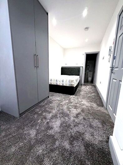 Studio To Rent In Wexham Road, Slough, SL2