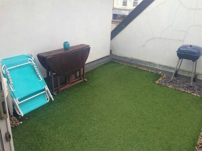 1 Bedroom Flat To Rent In Holdenhurst Road, Bournemouth, BH8