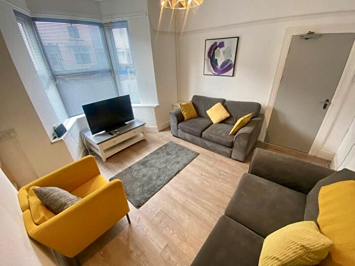 4 Bedroom Property To Rent In Rhyddings Terrace, Brynmill, Swansea, SA2