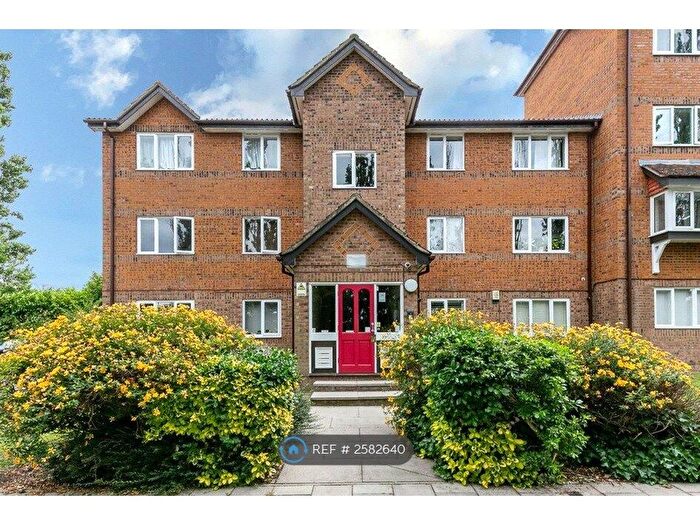 2 Bedroom Flat To Rent In Darlington Court, London, SE6