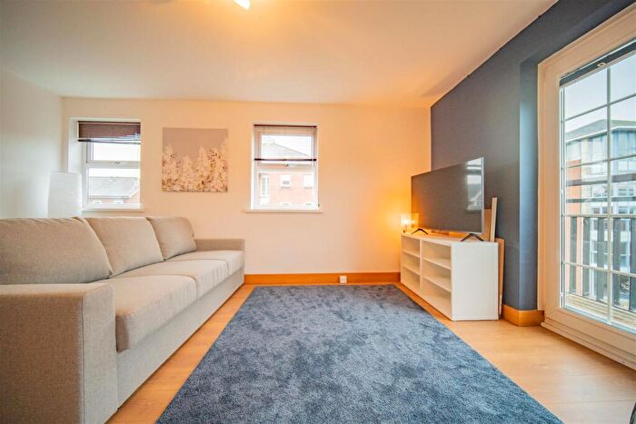 3 Bedroom Apartment To Rent In Llansannor Drive, Cardiff, CF10