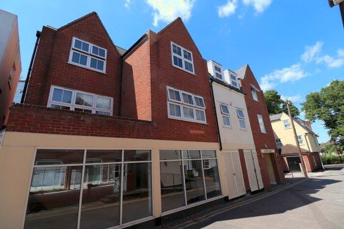 1 Bedroom Flat To Rent In Western Gardens, Brentwood, CM14