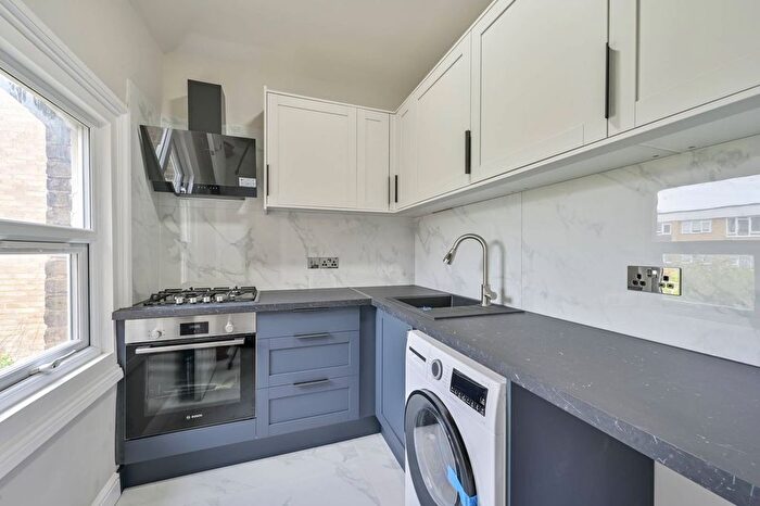 2 Bedroom Maisonette To Rent In Stanley Road, South Park Gardens, Wimbledon, SW19