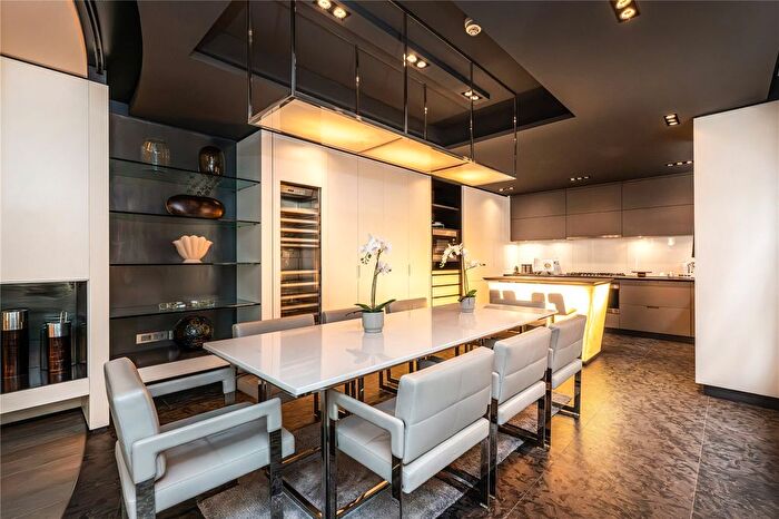 5 Bedroom Flat For Sale In North Row, Mayfair, London, W1K