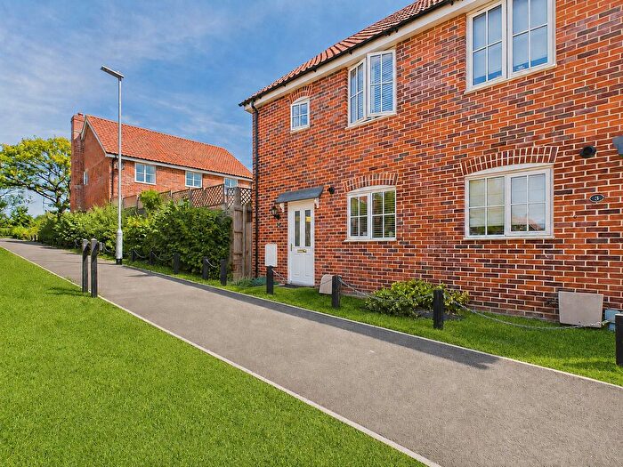2 Bedroom Semi-detached House For Sale In How Walk, Onehouse, IP14