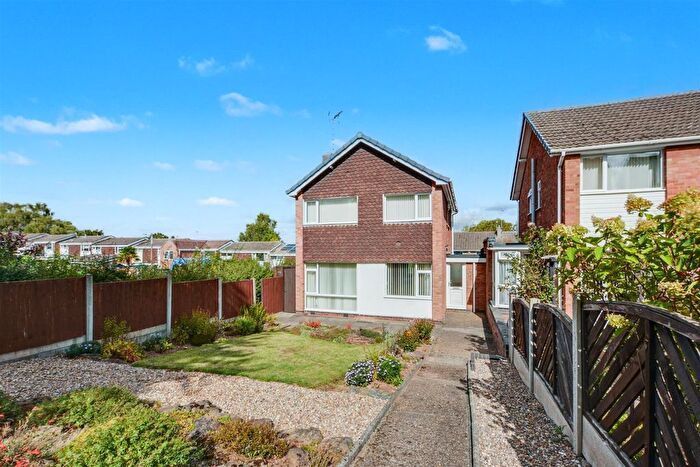 3 Bedroom Link Detached House For Sale In Belmont Close, Chilwell, Nottingham, NG9
