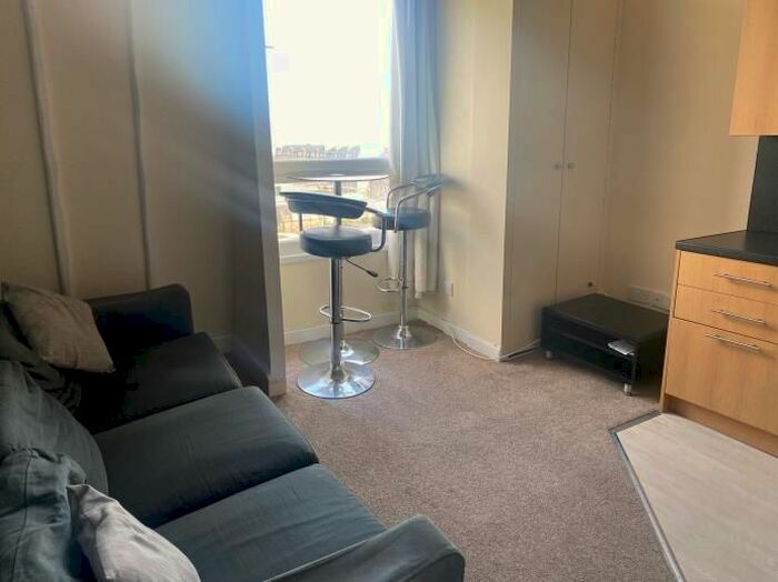 2 Bedroom Flat To Rent In Annfield Street, Dundee DD1