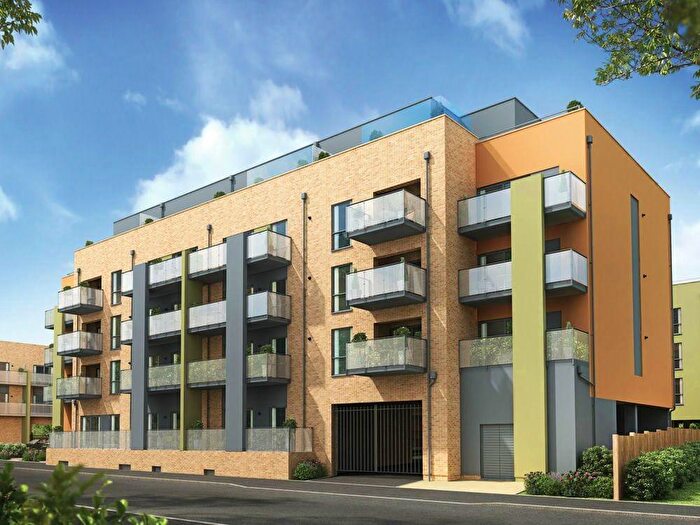 2 Bedroom Apartment To Rent In Chigwell Road, South Woodford, E18