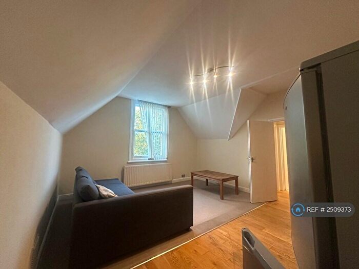 1 Bedroom Flat To Rent In Craven Park, London, NW10