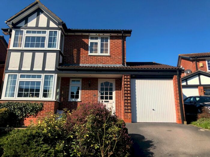 4 Bedroom Property To Rent In Cousins Close, Bristol, BS10