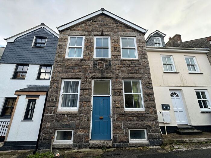 2 Bedroom Flat To Rent In Rosevean Road, Penzance, TR18