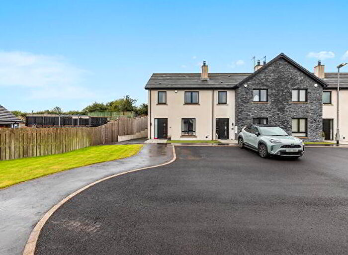 3 Bedroom End Of Terrace House For Sale In Dundrum Road, Dromore, BT25