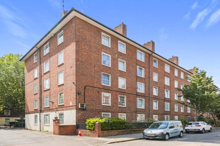2 Bedroom Flat To Rent In Kennington Oval London, SE11