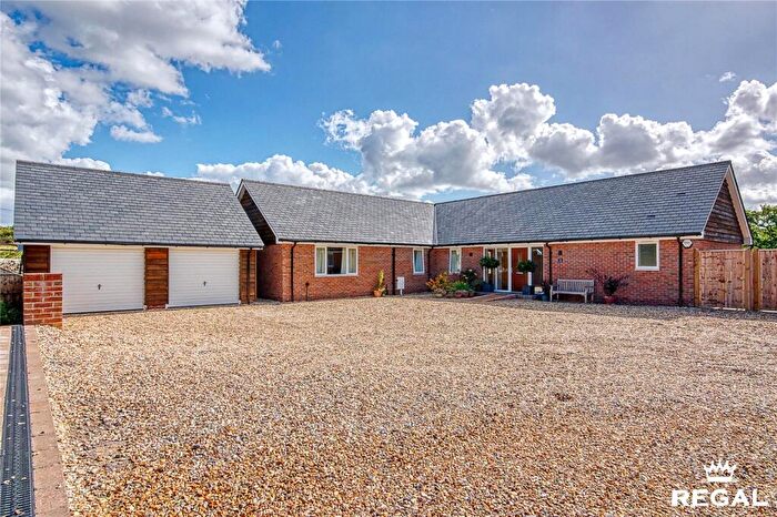 4 Bedroom Bungalow For Sale In Barrow View Farm Cottage, Broad Oak, Sturminster Newton, DT10