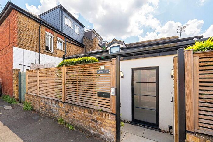 1 Bedroom Maisonette For Sale In Talbot Road, Old Isleworth, TW7